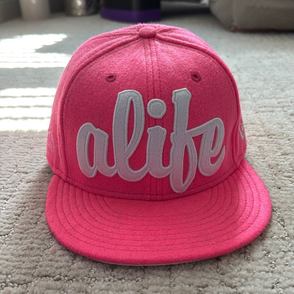 ALIFE neon pink felt logo hat